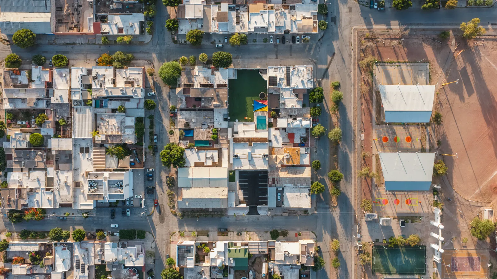 Vista aérea cenital de Departamentos del Bosque y su manzana en Torreón