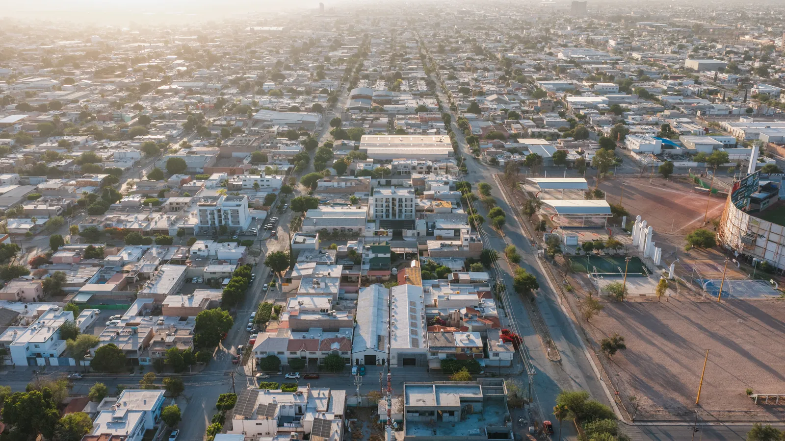 Vista aérea de Torreón al atardecer desde Departamentos del Bosque